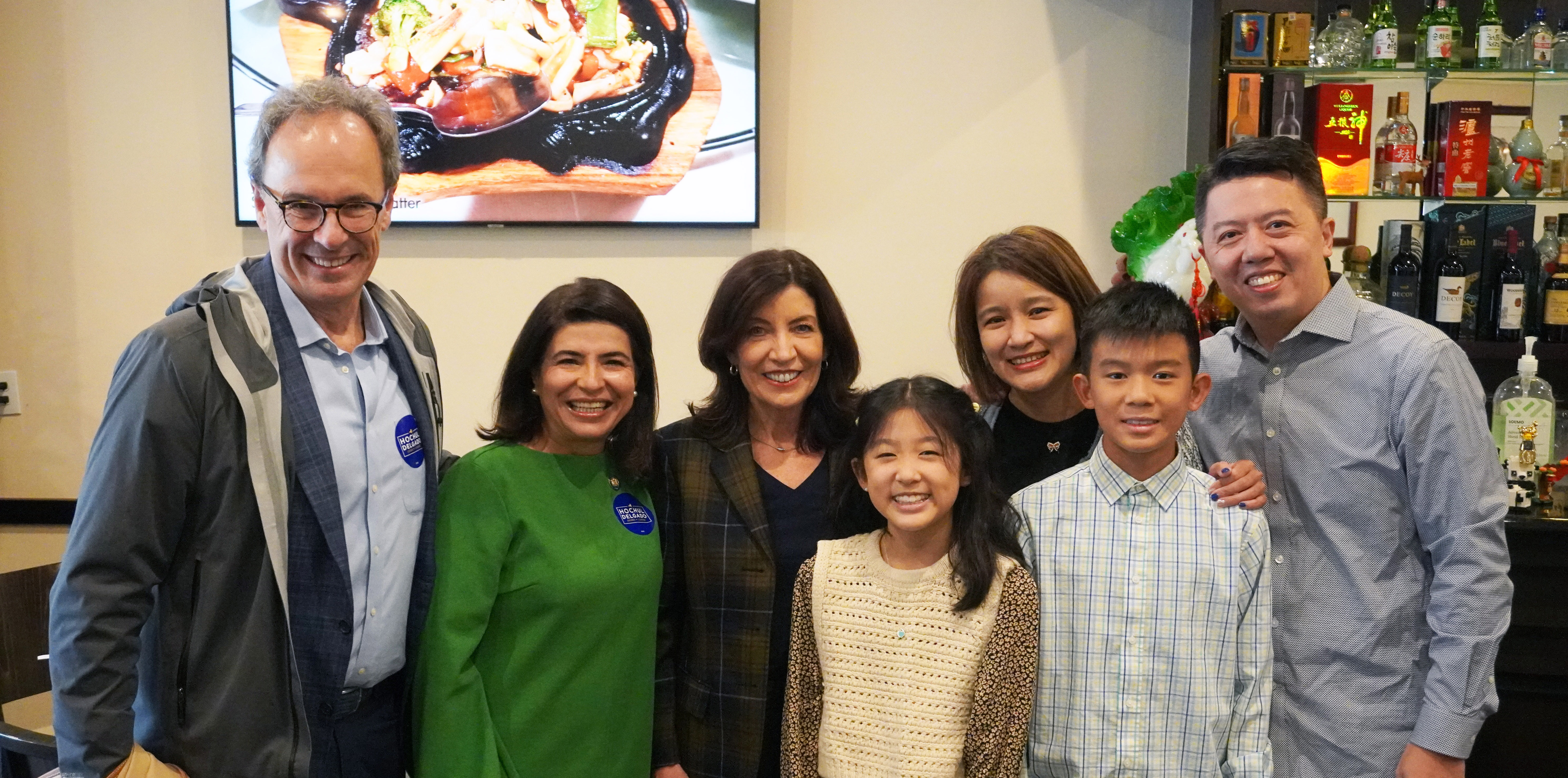 10.1.22_governor_hochul_small_business_tour_nysenate.jpg