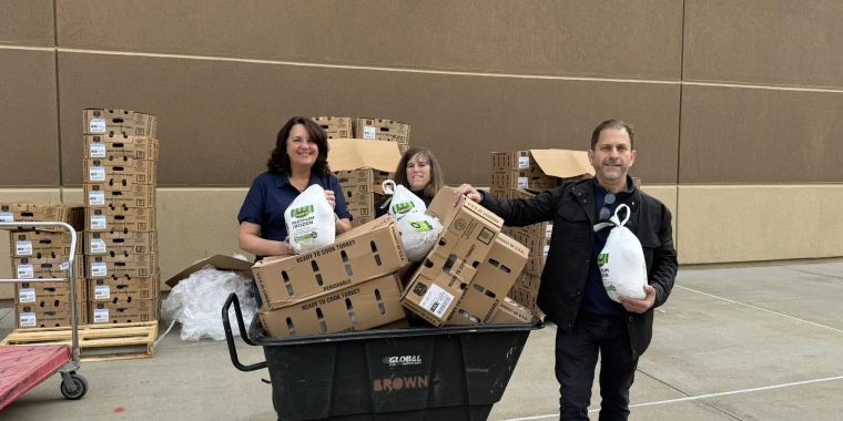 Senator Canzoneri-Fitzpatrick Thanksgiving Distribution