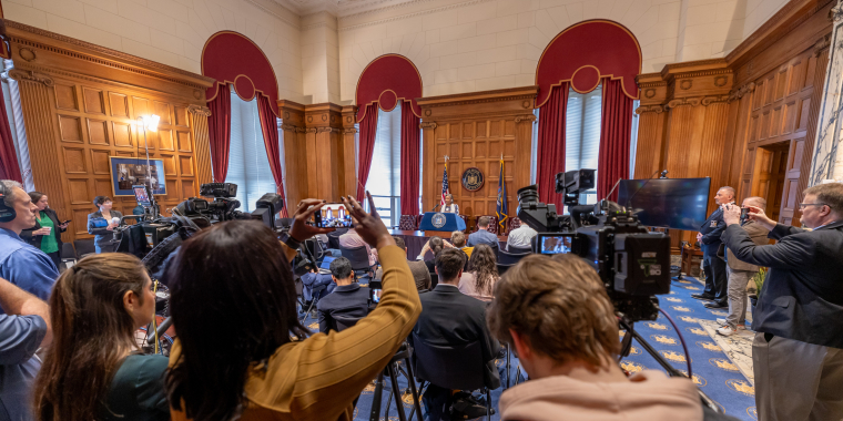 Media meets with the State Senate Majority Conference in the Capitol. 