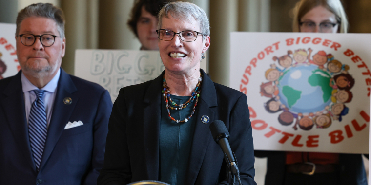 State Senators introduce a bigger, better bottle bill.