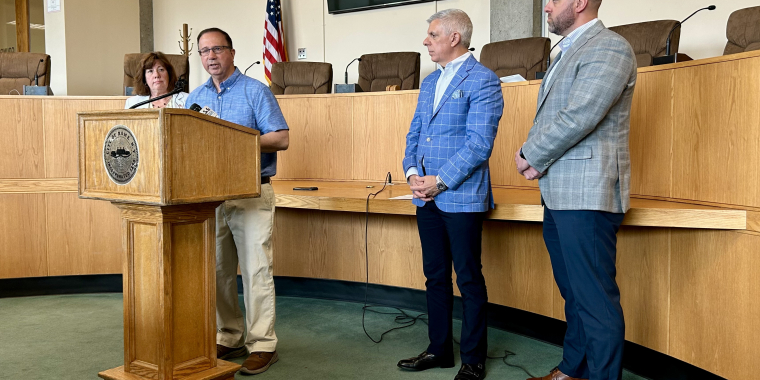 Sen. Griffo speaks at a news conference
