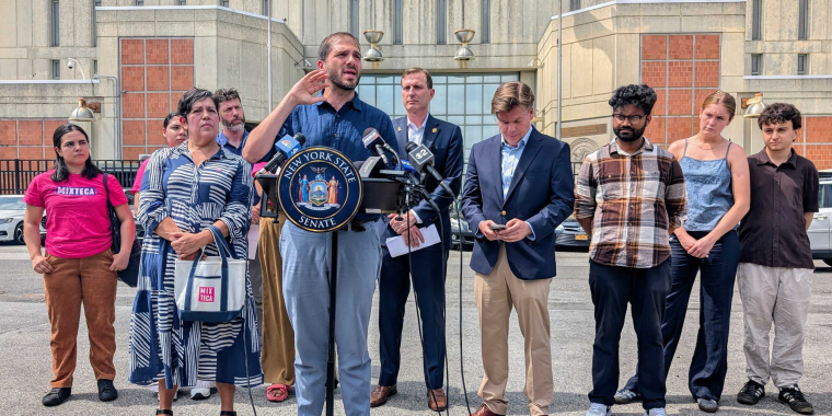 Senator Andrew Gounardes speaks at a press event outside the Metropolitan Detention Center in Sunset Park.
