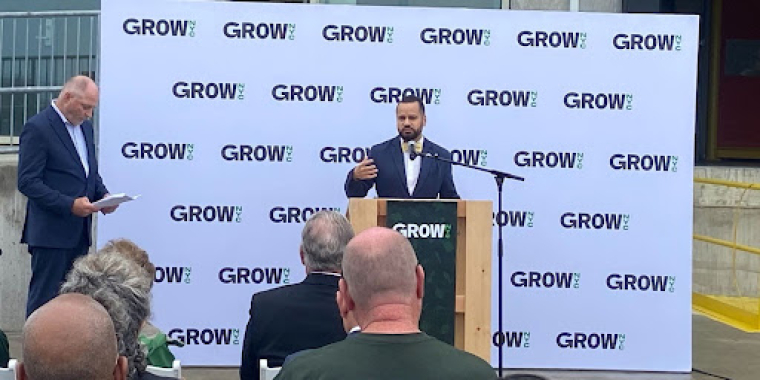 Senator Serrano was excited to attend the ribbon-cutting of GrowNYC’s New York State Regional Food Hub in the Hunts Point section of the Bronx