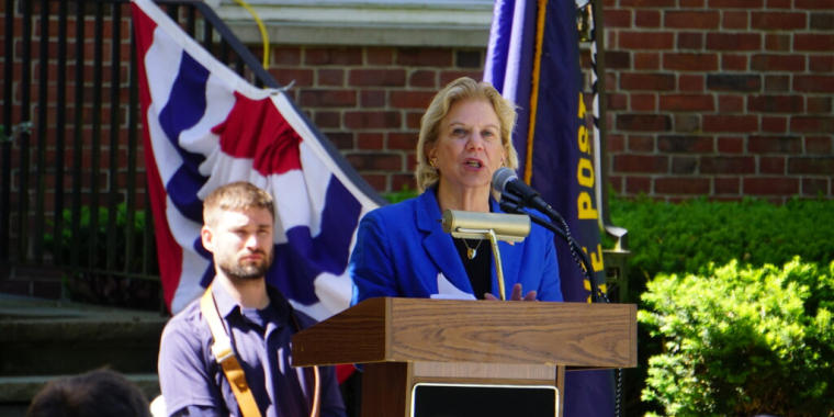 senator Shelley Mayer