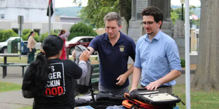 Senator Skoufis handing out supplies