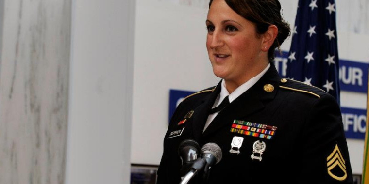 Lori Dispenza at podium