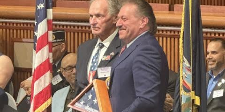Senator Addabbo congratulates Dominick Pepe for his induction into the NYS Veterans Hall of Fame.