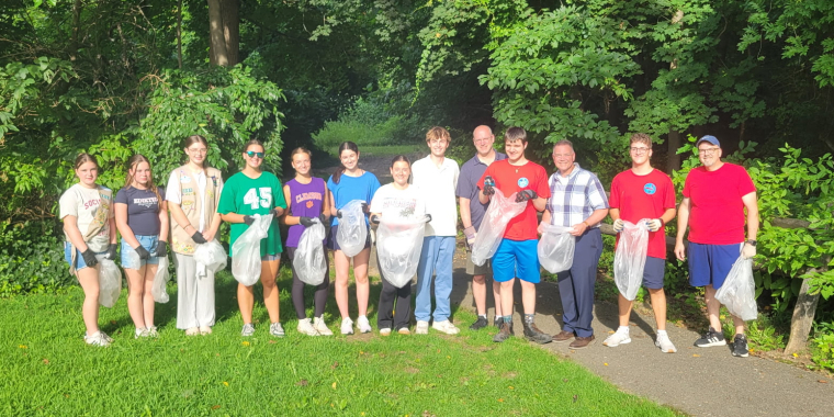 Senator Rhoads Leads Environmental Cleanup at Tackapausha Park in Seaford